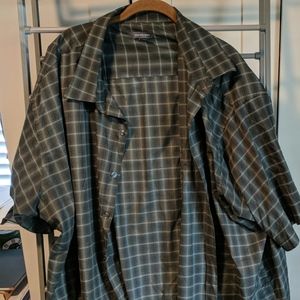 4 XLT Van Heusen casual button-up